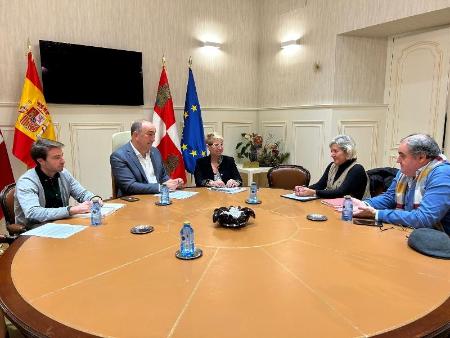 Imagen El presidente de la Diputación de Segovia y el secretario general de UGT en Castilla y León valoran el nuevo convenio colectivo relativo al Servicio de Ayuda a Domicilio